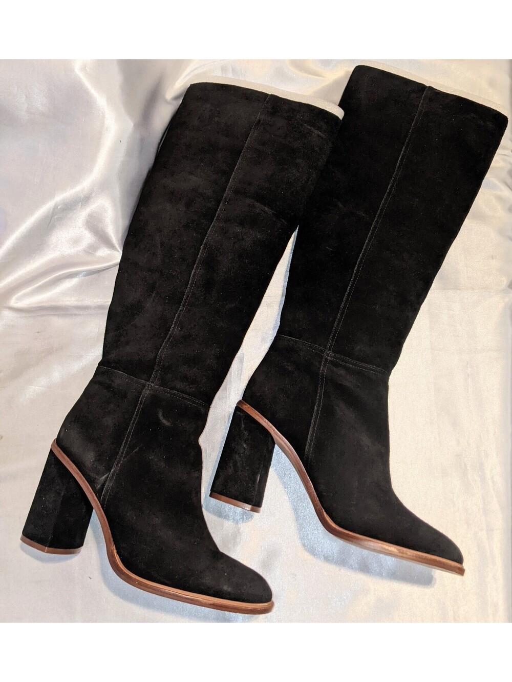 VINCE CAMUTO Dameera Black Suede Boots Knee High Block Heel Round Toe Size 8.5